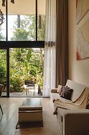 Beautiful Jungle Loft With Rooftop Pool and Gym