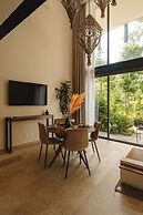 Beautiful Jungle Loft With Rooftop Pool and Gym