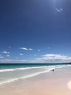 Beautiful Jungle Loft With Rooftop Pool and Gym