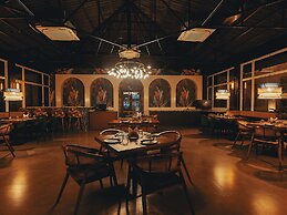 Silver Oak Tropical Resort By Bay Hotels