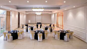 Silver Oak Tropical Resort By Bay Hotels