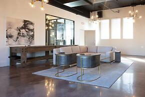 Uptown 1st Ward Corner Unit Superior 2BD Apt