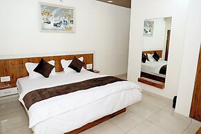 Radhe Krishna Hotel and Restaurant