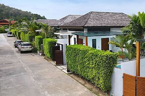 Elegant 3BR Pool Villa Coco B6 in Kamala