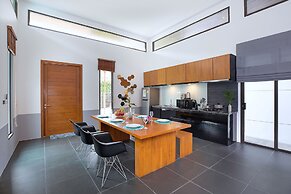 Elegant 3BR Pool Villa Coco B6 in Kamala