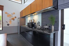 Elegant 3BR Pool Villa Coco B6 in Kamala