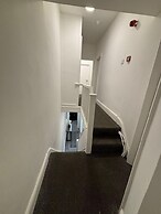 Luxe Spacious 5-bed House in Liverpool