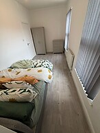 Luxe Spacious 5-bed House in Liverpool