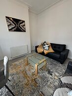 Luxe Spacious 5-bed House in Liverpool