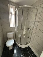 Luxe Spacious 5-bed House in Liverpool