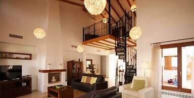 Majestic Golf Course Views, Cleopatra Villa 1000