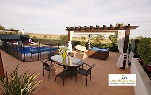 Majestic Golf Course Views, Cleopatra Villa 1000