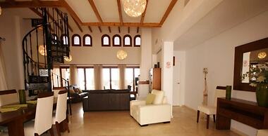 Majestic Golf Course Views, Cleopatra Villa 1000