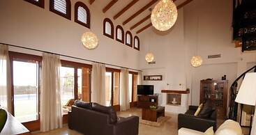 Majestic Golf Course Views, Cleopatra Villa 1000