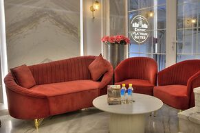 Empire Platinum Suites