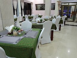 KIBO PEAK PALACE HOTEL