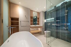 Sea View Chic Design 2BR Karon Condo 16C