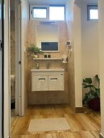 Holly Apartment - Truc Bach Lake