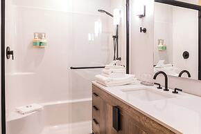 The Lodge at Bow Lake