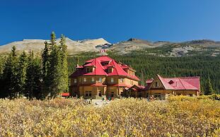 The Lodge at Bow Lake