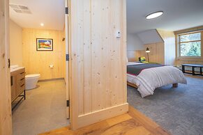 The Lodge at Bow Lake