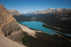 The Lodge at Bow Lake