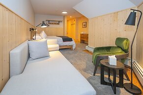 The Lodge at Bow Lake