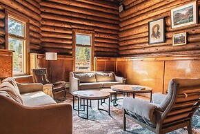 The Lodge at Bow Lake