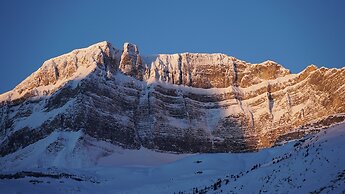 The Lodge at Bow Lake