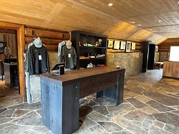 The Lodge at Bow Lake