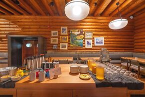 The Lodge at Bow Lake