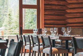 The Lodge at Bow Lake