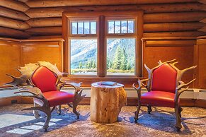 The Lodge at Bow Lake