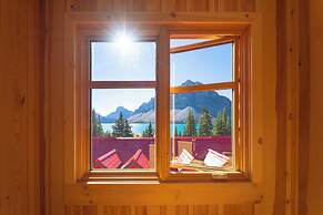 The Lodge at Bow Lake