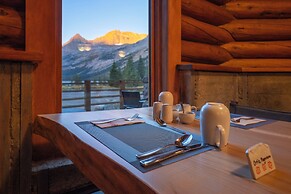 The Lodge at Bow Lake