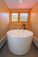 The Lodge at Bow Lake