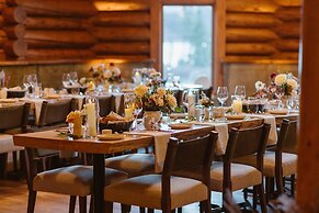 The Lodge at Bow Lake