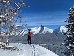 The Lodge at Bow Lake