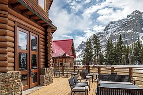 The Lodge at Bow Lake