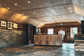 The Lodge at Bow Lake