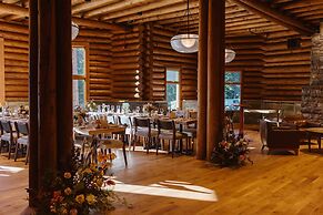 The Lodge at Bow Lake