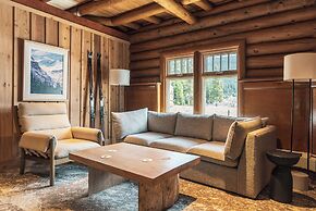 The Lodge at Bow Lake