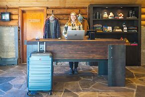 The Lodge at Bow Lake