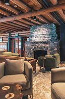 The Lodge at Bow Lake