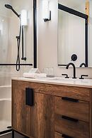 The Lodge at Bow Lake