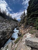 The Lodge at Bow Lake