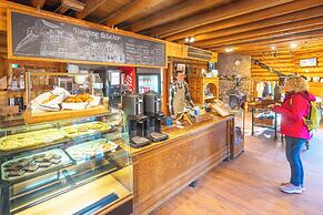 The Lodge at Bow Lake