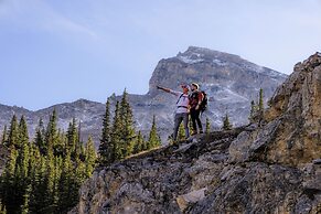 The Lodge at Bow Lake