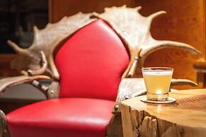 The Lodge at Bow Lake