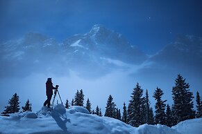 The Lodge at Bow Lake
